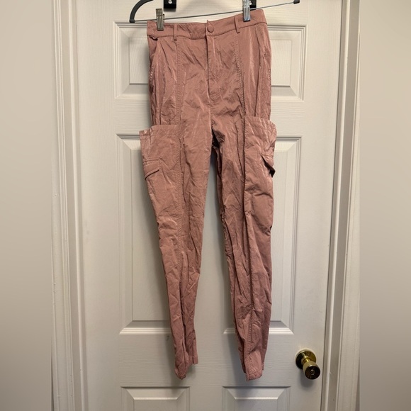 h:ours Wet Leather Pants Blush Pink Cargo Pockets Shiny Revolve Blogger XS $178 - Picture 5 of 7